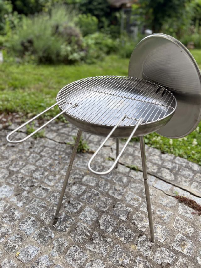 Clevere Lösung: Deckel als Windschutz.